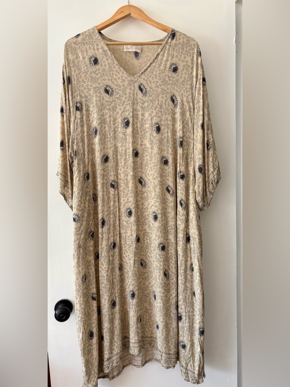Natalie Martin V neck caftan dress with side slits M